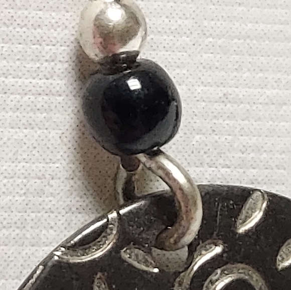 Sterling Silver French Wire Round Dangle Etched Earrings Onyx Bead 1 1/4" Length - Picture 2 of 7